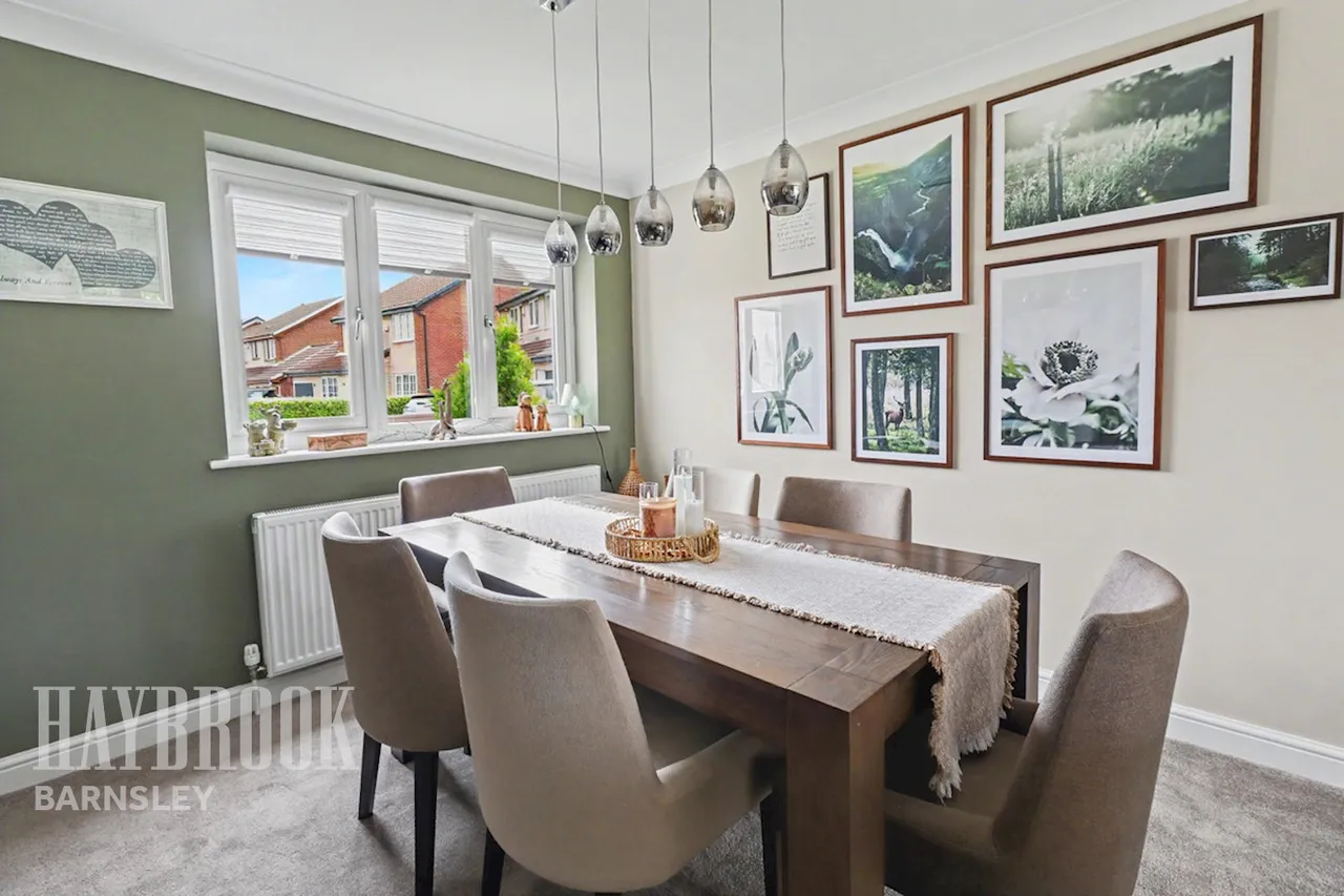 Midhurst Grove, Barugh Green, photo 7