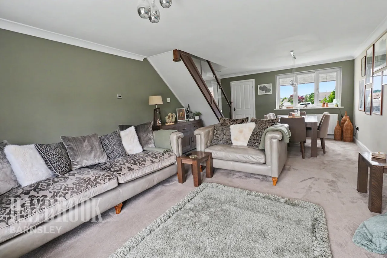 Midhurst Grove, Barugh Green, photo 3