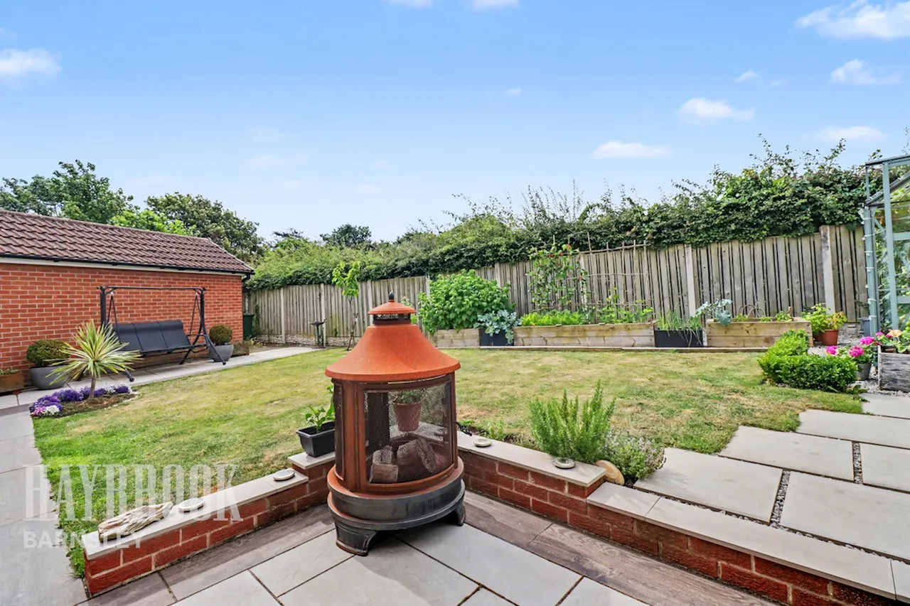 Midhurst Grove, Barugh Green, photo 24