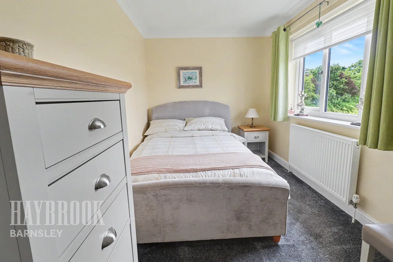 Midhurst Grove, Barugh Green, photo 17