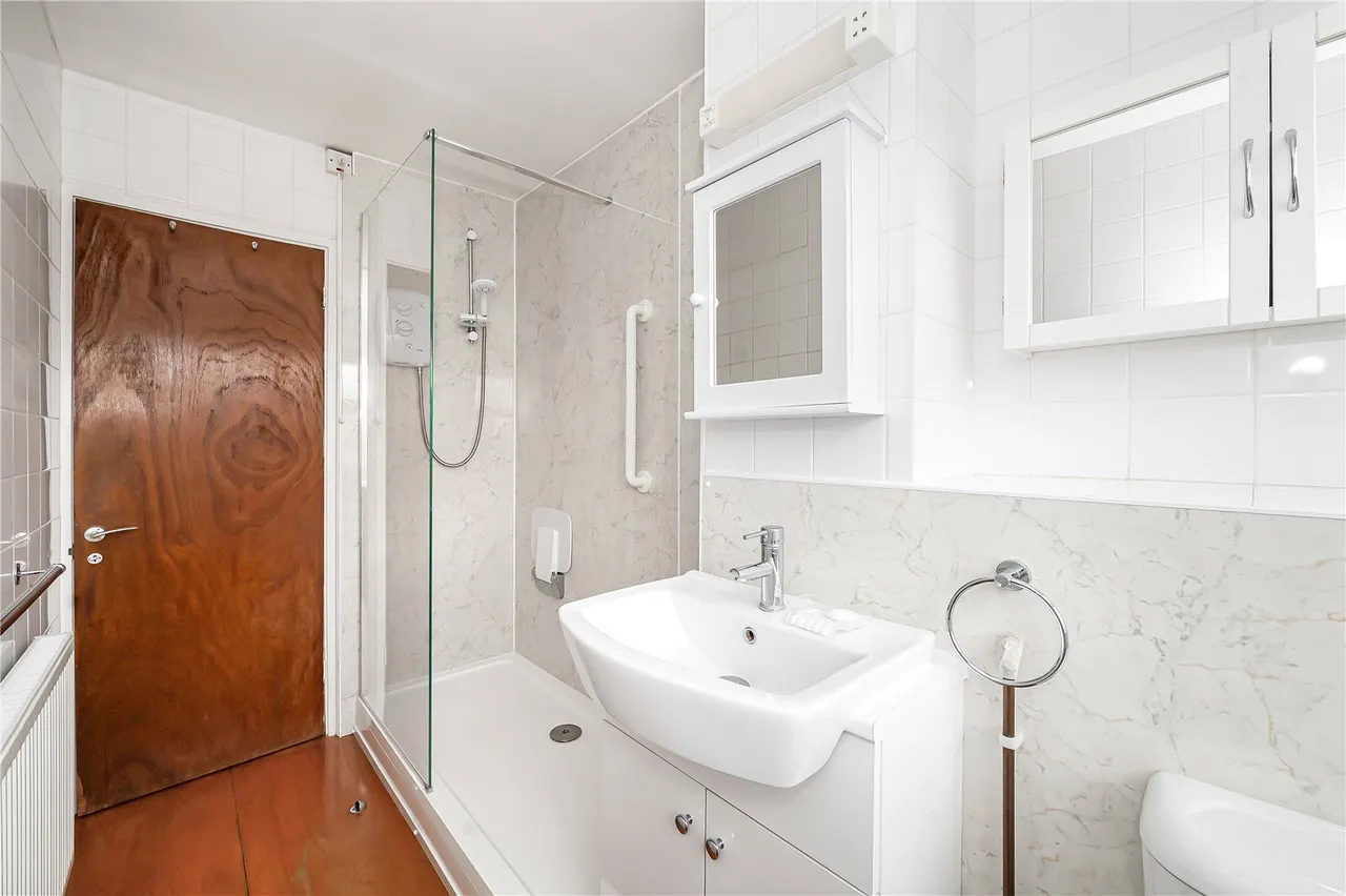 Wellesley Road, Twickenham, TW2, photo 8
