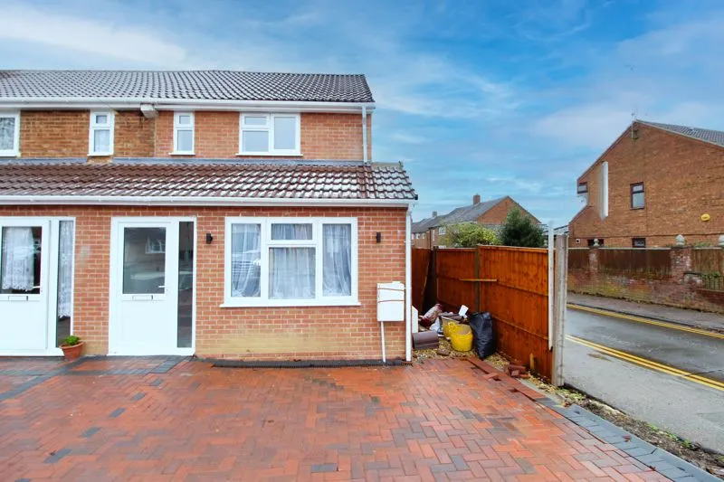 2 bed house for sale — Lalleford Road, Luton LU2 9JH