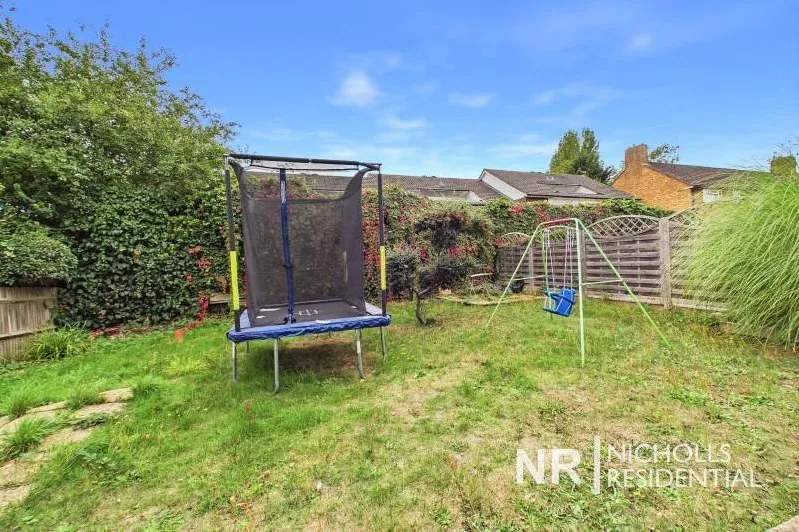 Mansfield Road, Chessington, KT9, photo 4