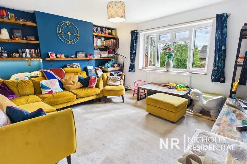 Mansfield Road, Chessington, KT9, photo 3