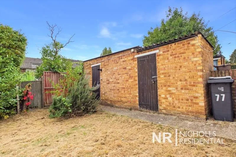 Mansfield Road, Chessington, KT9, photo 10