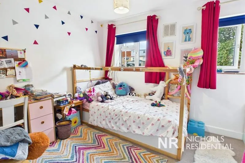 Mansfield Road, Chessington, KT9, photo 8