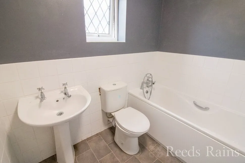 Lyneal Avenue, Great Sutton, CH66, photo 11