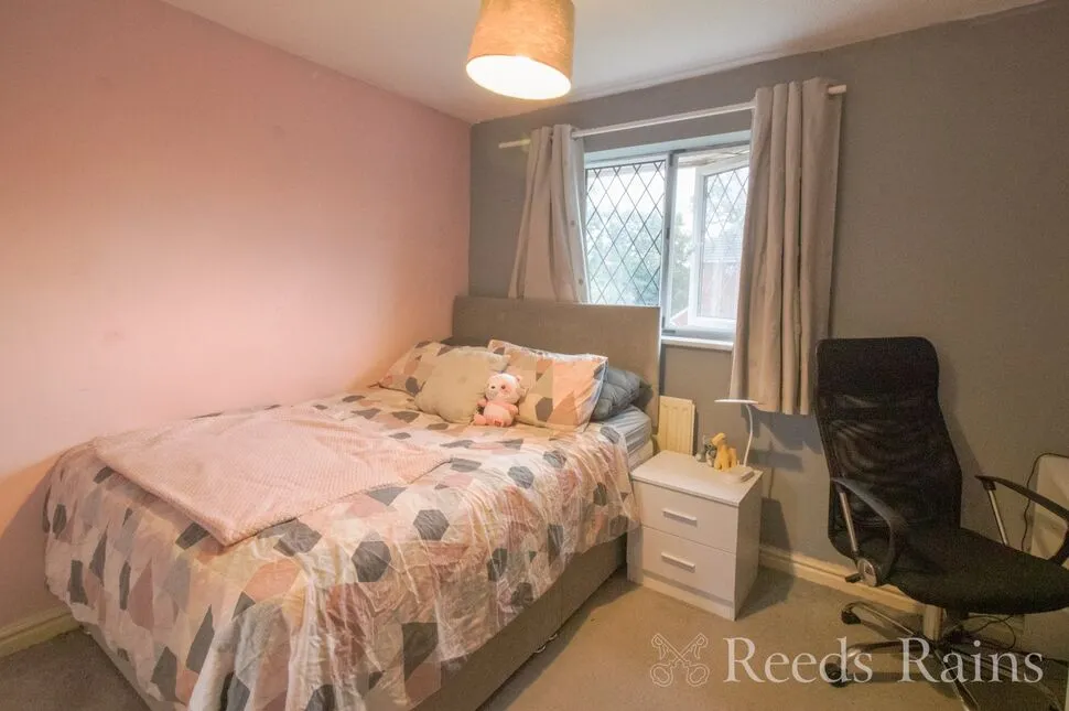 Lyneal Avenue, Great Sutton, CH66, photo 9