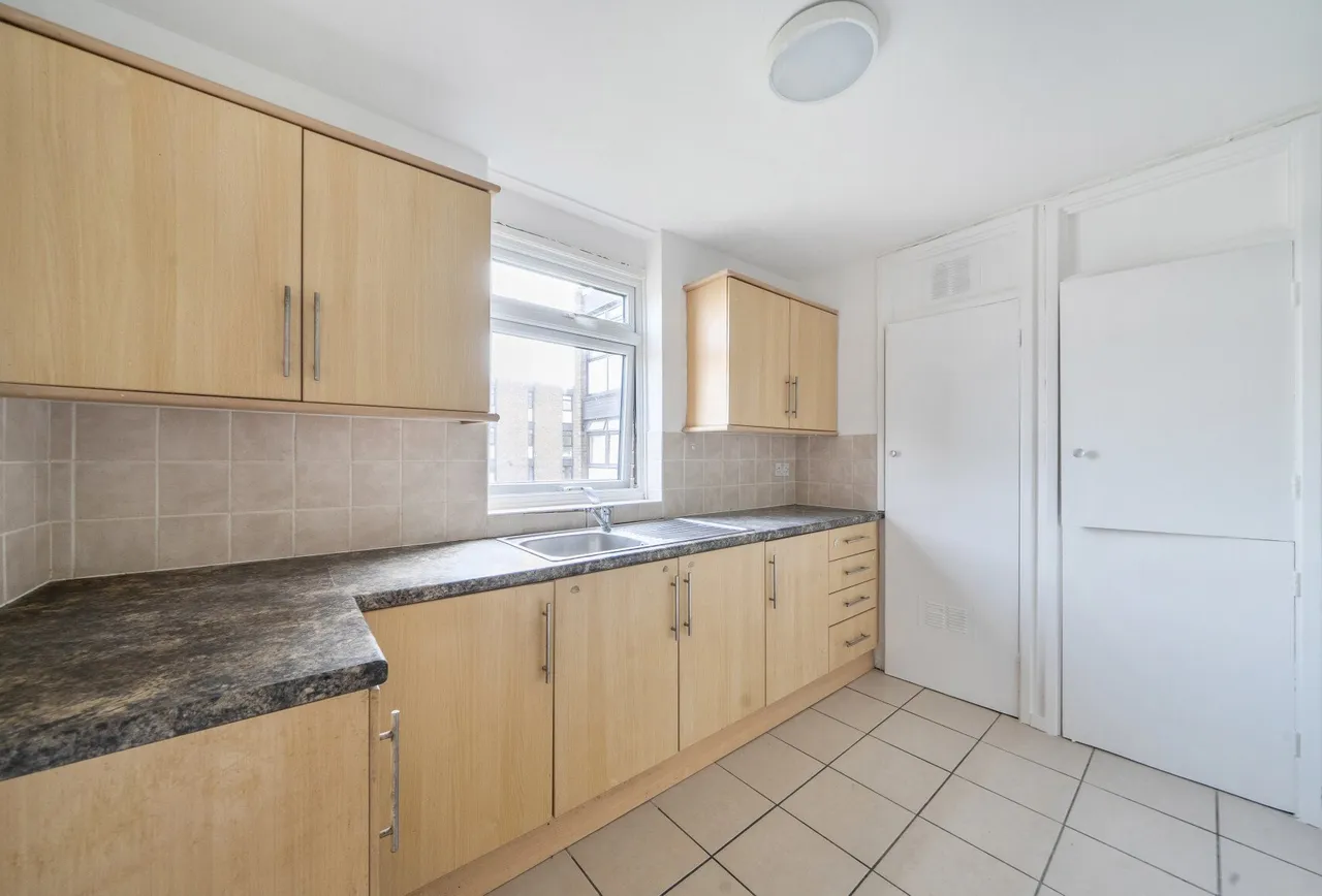 Woodcote Road, Wallington, SM6 0PS, photo 4
