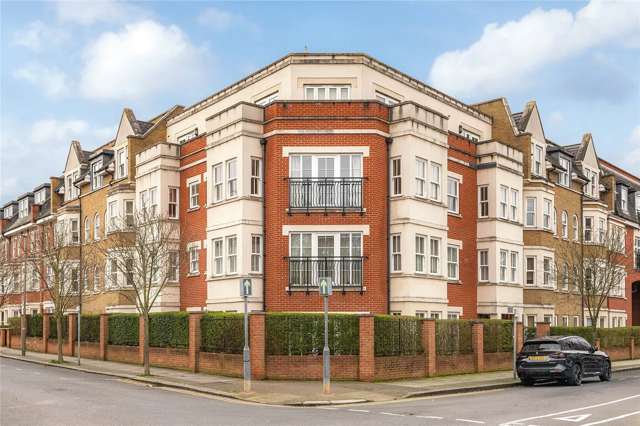 Wendle Square, London, SW11, photo 11