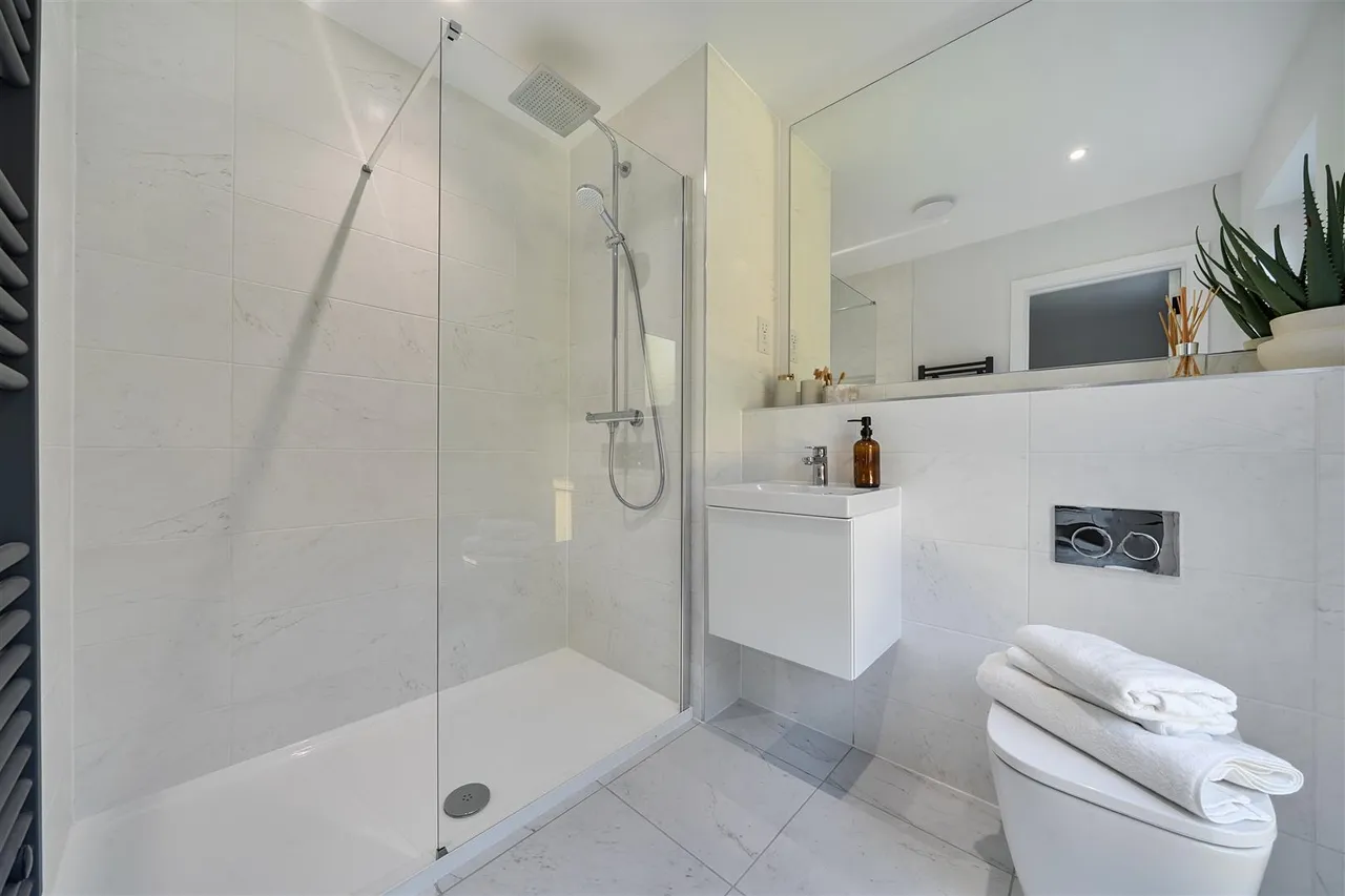 Newtown Road, Warsash, photo 10