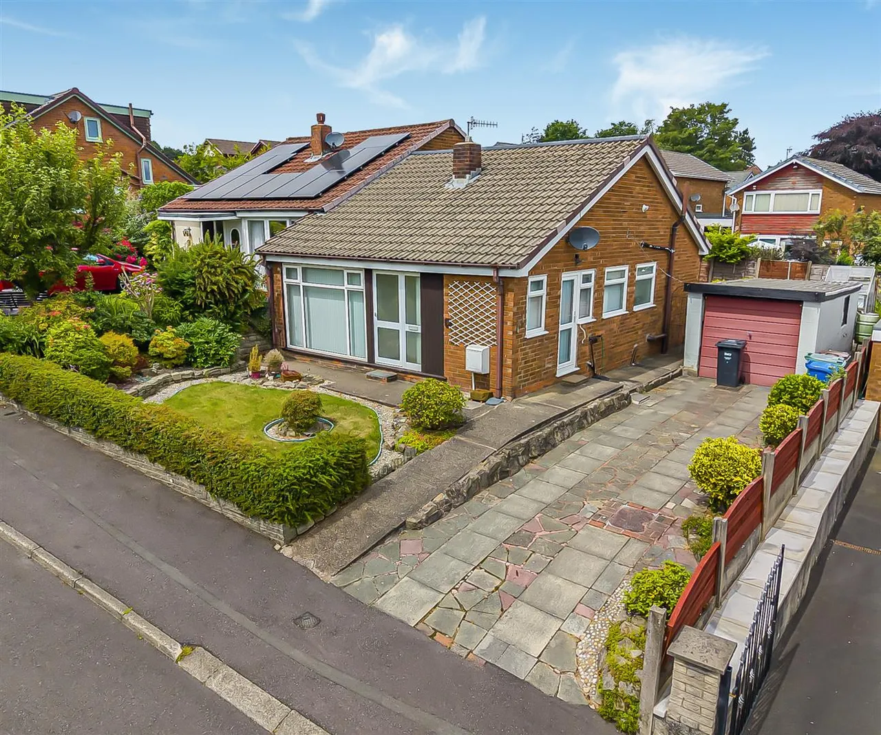 2 bed house for sale — Croft Drive, Tottington, Bury, BL8 3HT