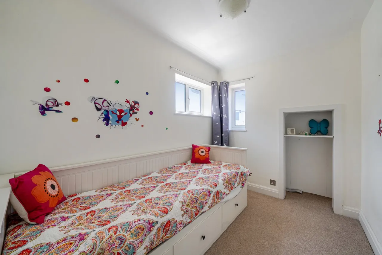 Kidbrooke Park Road, SE3, photo 16