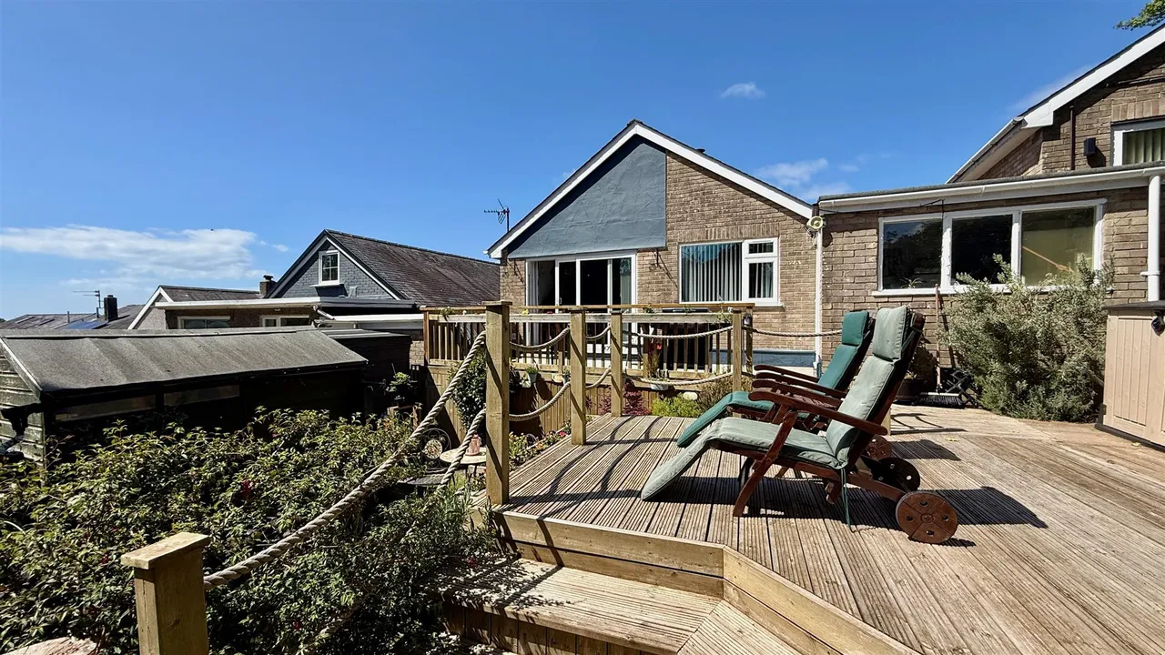 3 bed house for sale, Llwyn Ynn, Talybont, LL43