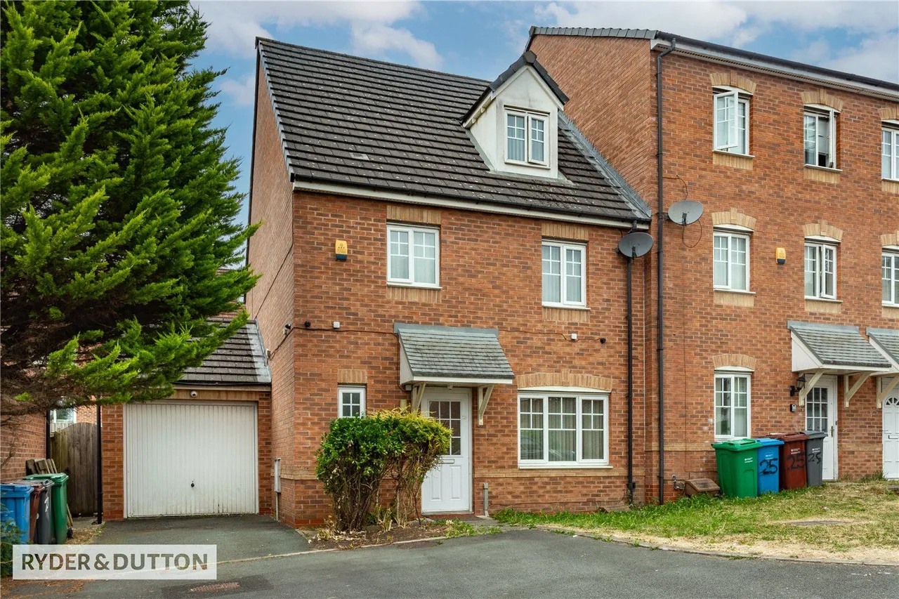 4 bed house for sale, Saddlecote Close, Crumpsall, M8