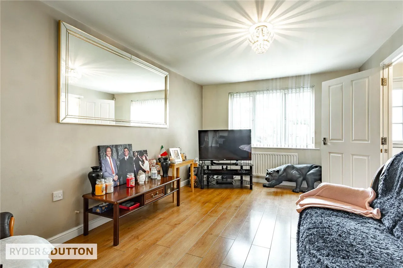 Saddlecote Close, Crumpsall, M8, photo 3