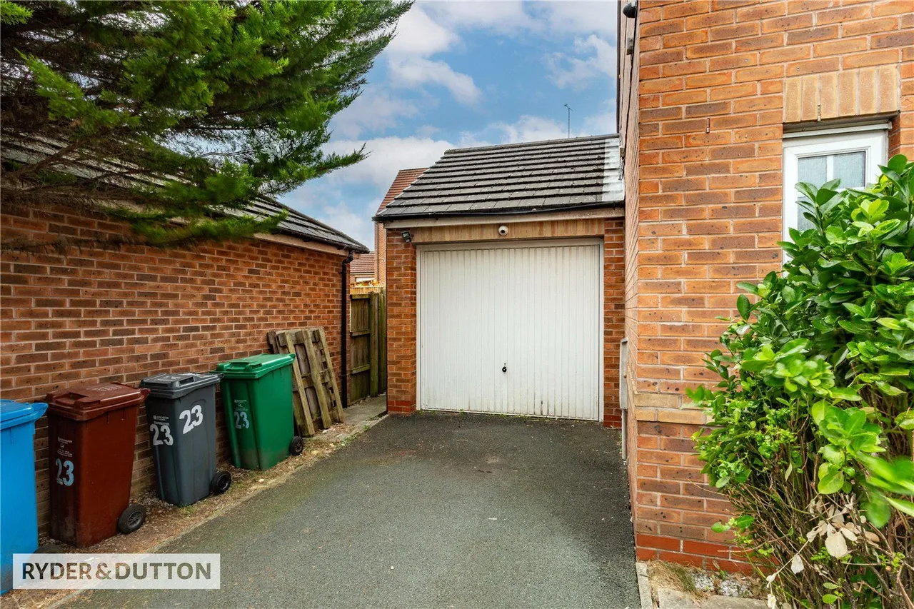 Saddlecote Close, Crumpsall, M8, photo 19
