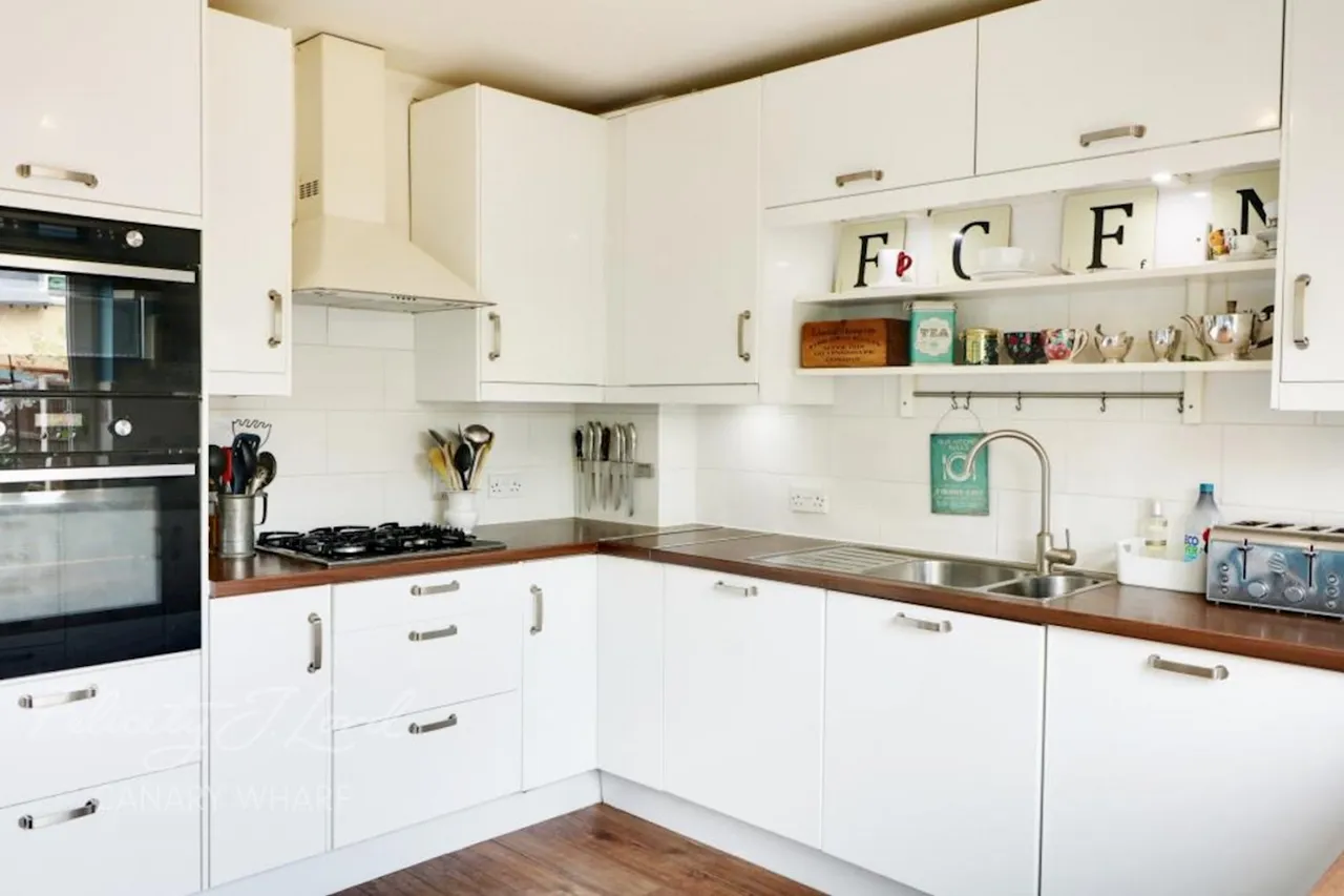 4 bed flat to rent, Napier Avenue, E14