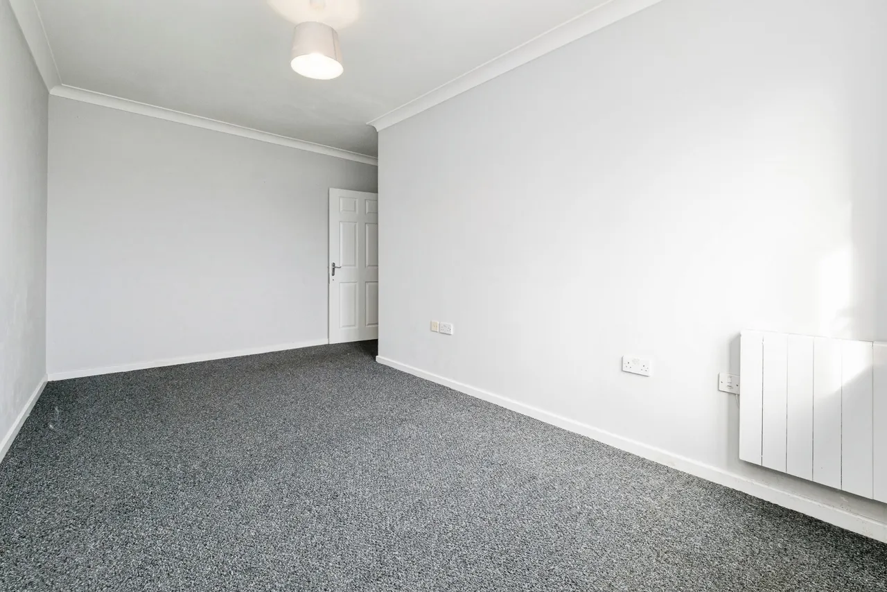 Ulverston, Purfleet-on-Thames, Essex, RM19, photo 11