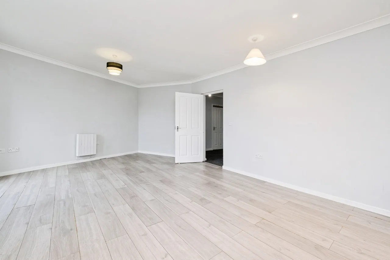 Ulverston, Purfleet-on-Thames, Essex, RM19, photo 6