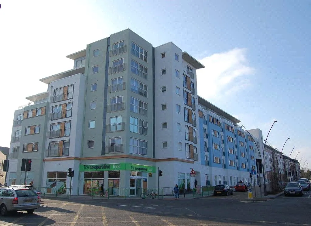 2 bed flat to rent, Station Approach, Epsom, KT19