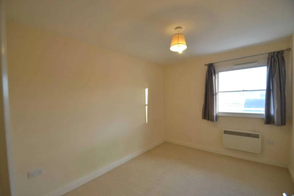 Station Approach, Epsom, KT19, photo 7