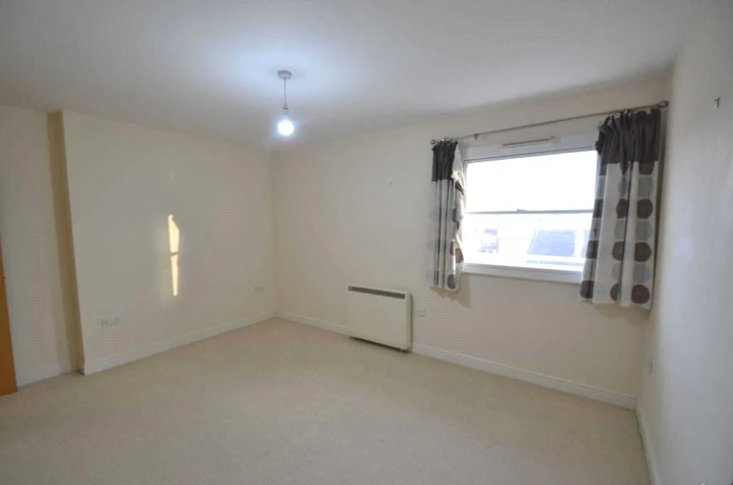 Station Approach, Epsom, KT19, photo 6