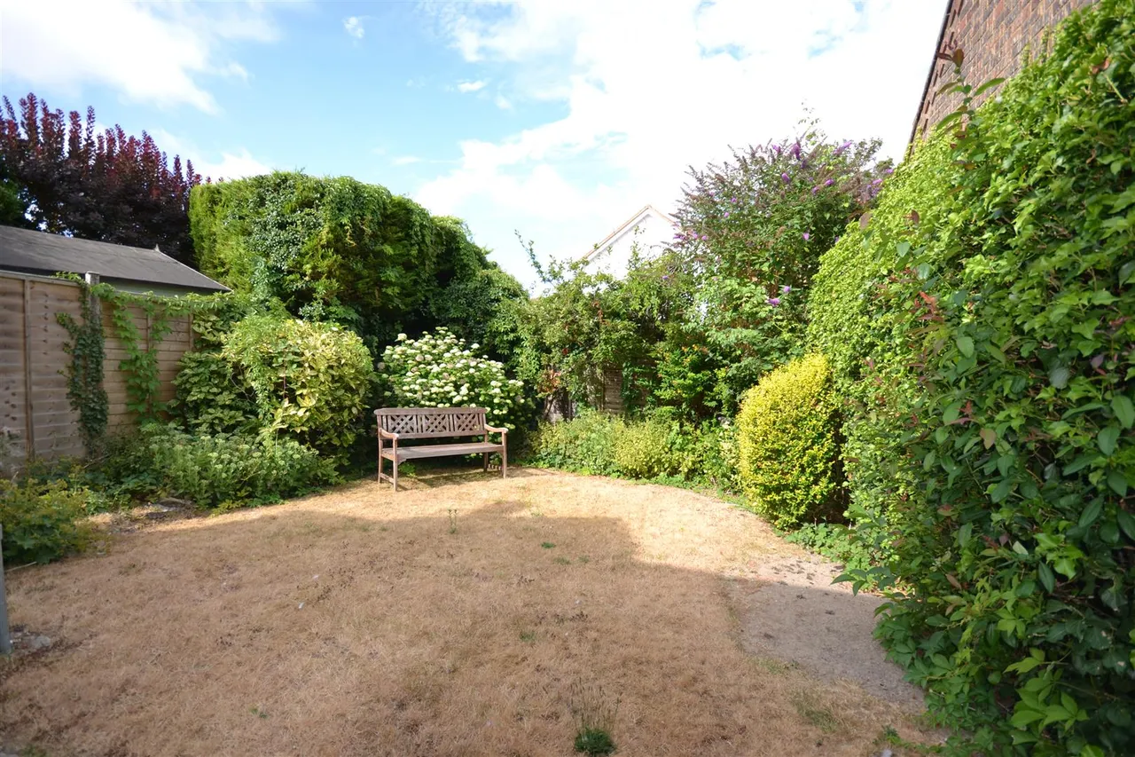 Dunleys Hill, Odiham, photo 10