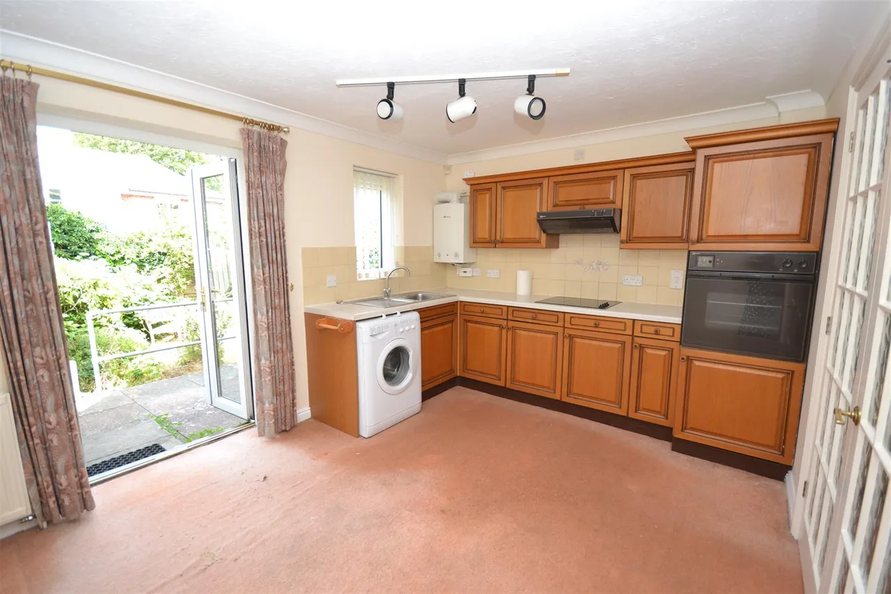 Dunleys Hill, Odiham, photo 4