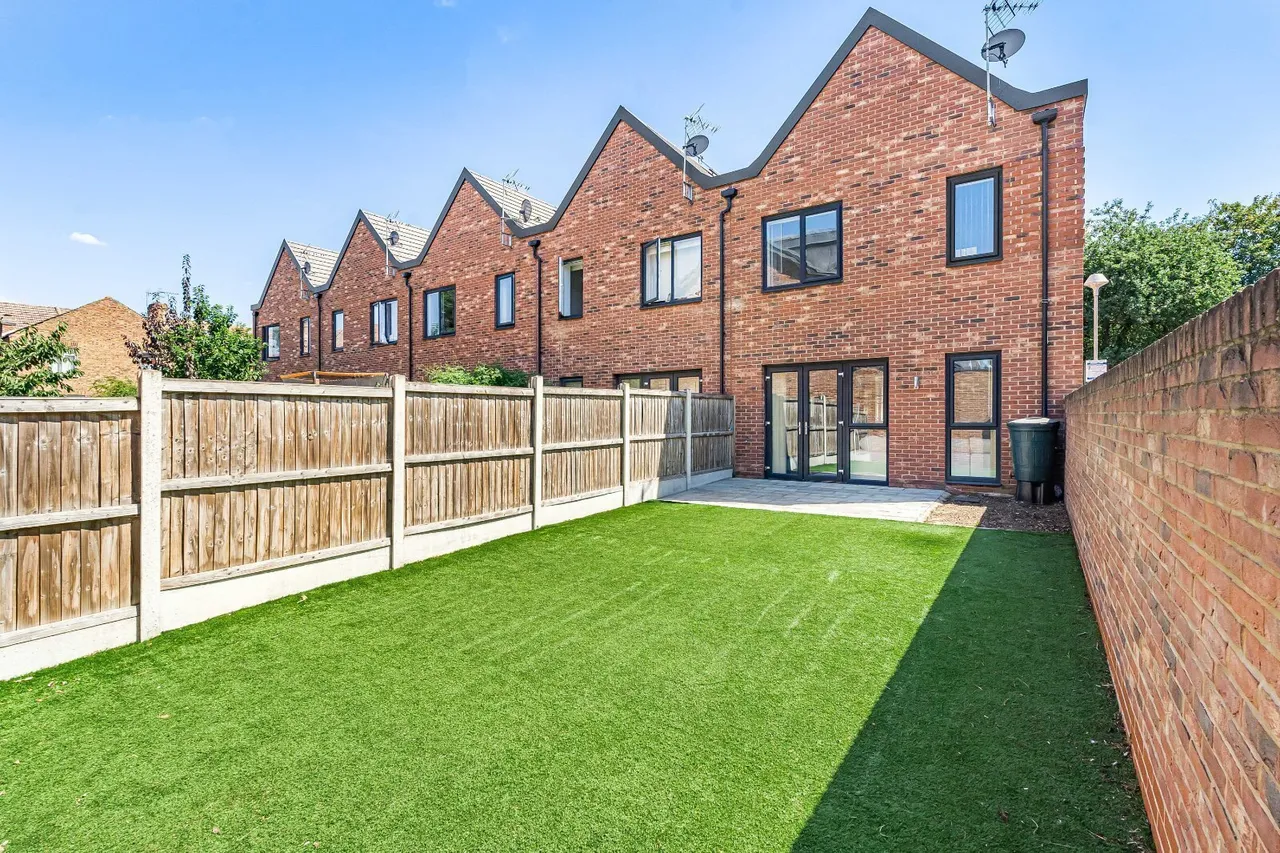 Reynard's Way, Brentford, TW8, photo 19