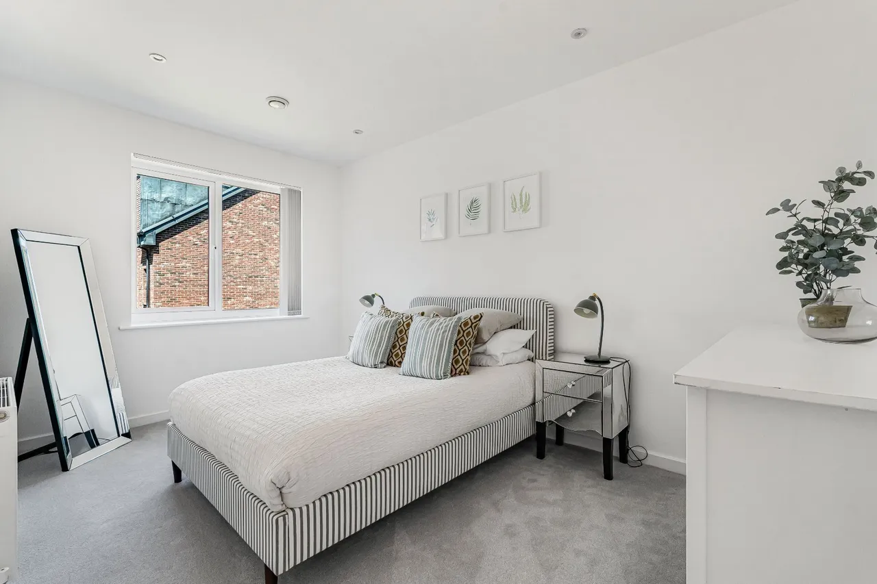 Reynard's Way, Brentford, TW8, photo 7