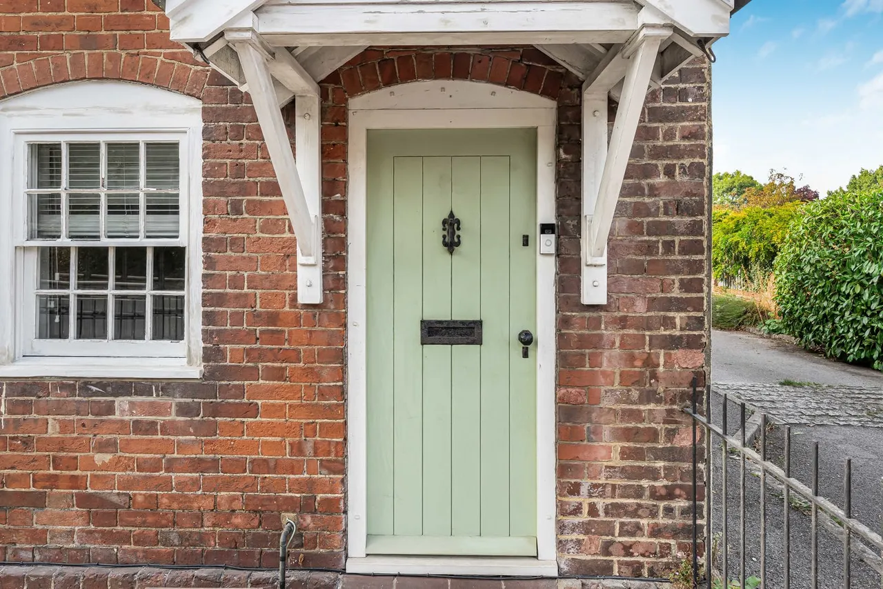 The Street, Wrecclesham, GU10, photo 13
