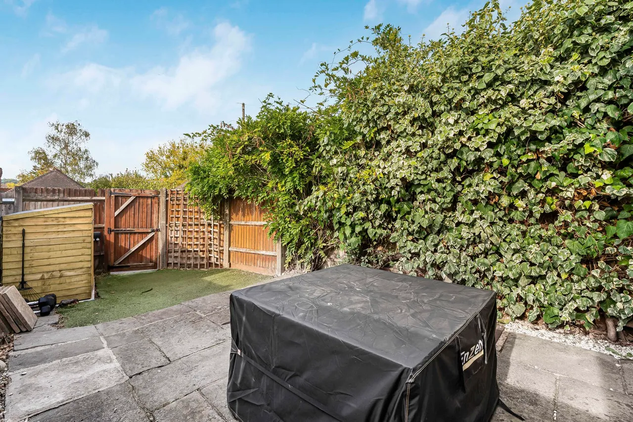 The Street, Wrecclesham, GU10, photo 10