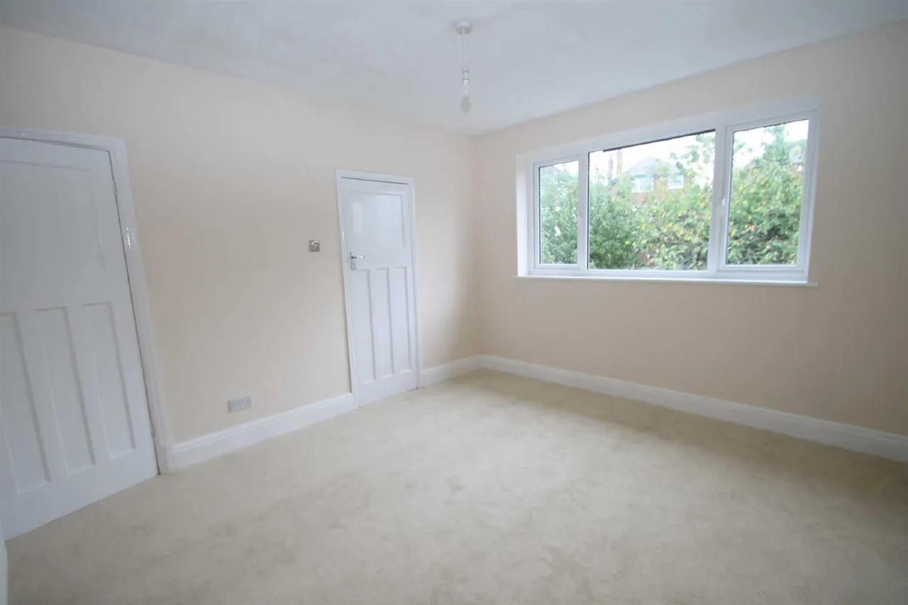 Highfield Crescent, Rowley Regis, photo 13