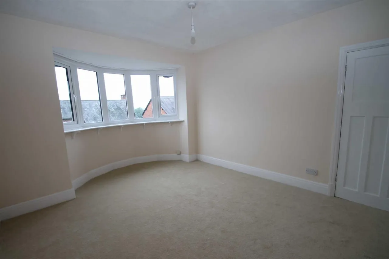 Highfield Crescent, Rowley Regis, photo 12