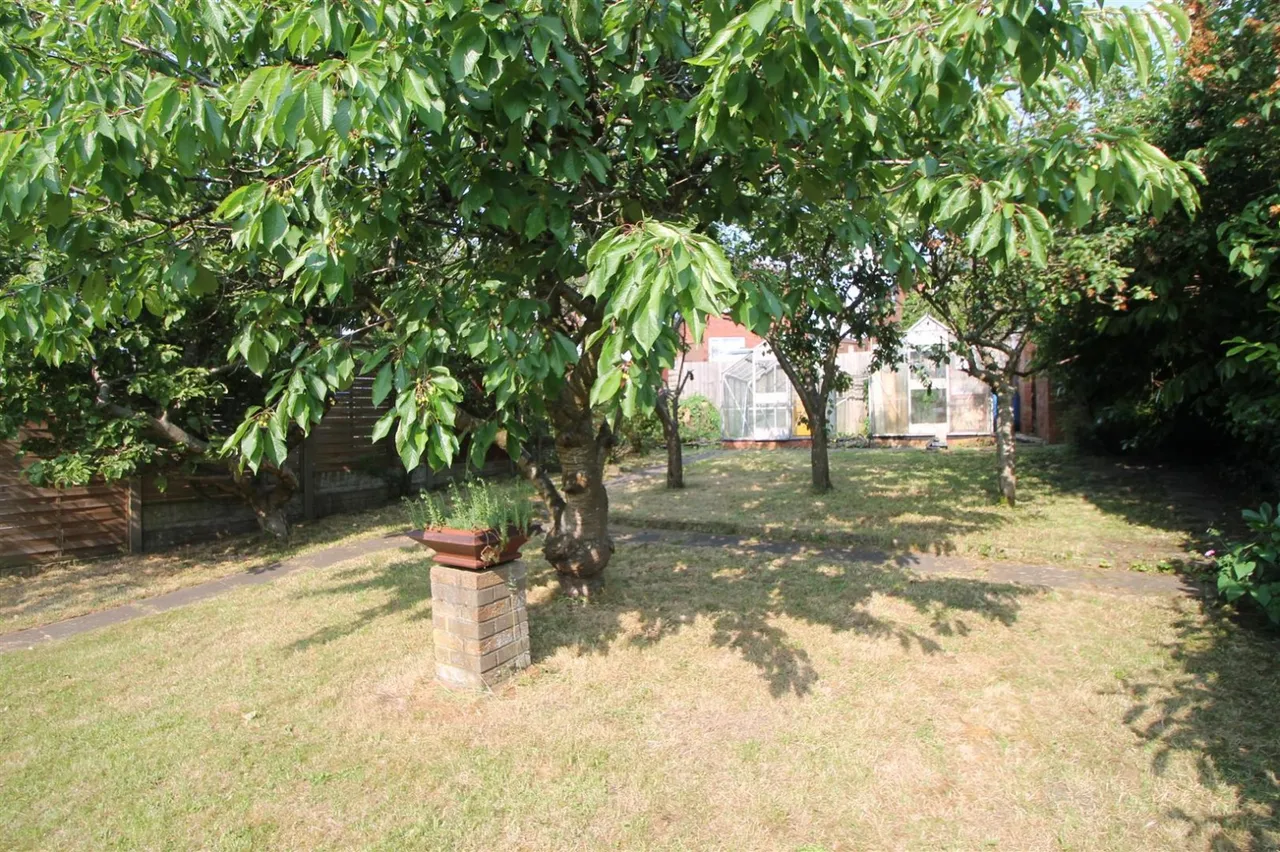 Highfield Crescent, Rowley Regis, photo 19