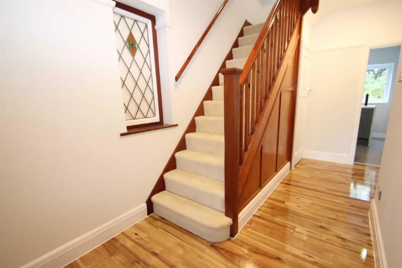 Highfield Crescent, Rowley Regis, photo 10