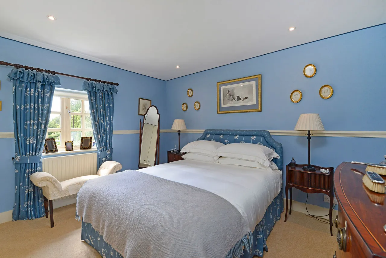 Furzen Lane, Rudgwick, RH12, photo 8