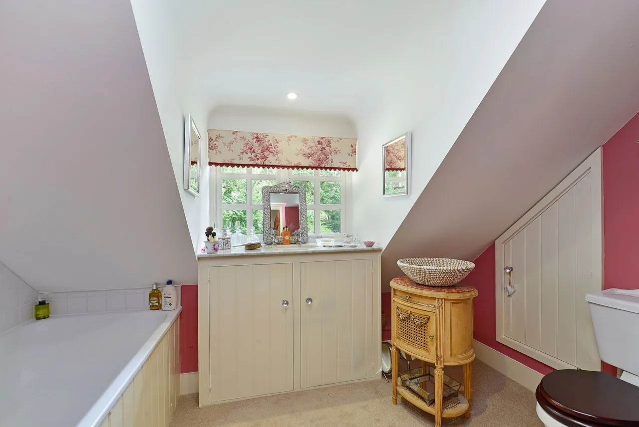 Furzen Lane, Rudgwick, RH12, photo 12