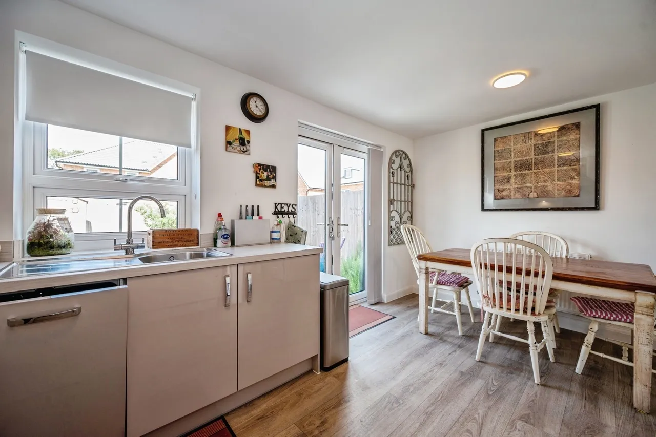 Temple Road, Hayling Island, PO11, photo 5