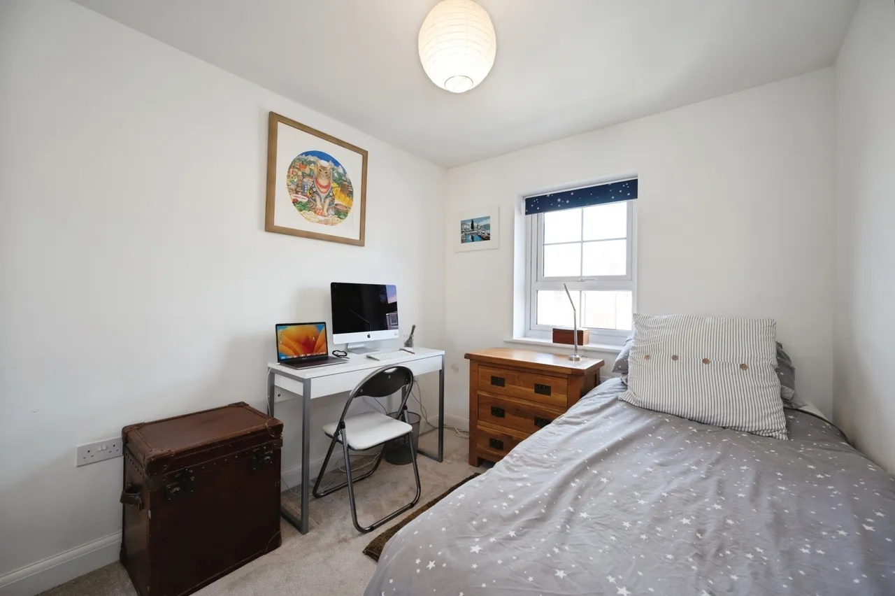 Temple Road, Hayling Island, PO11, photo 9