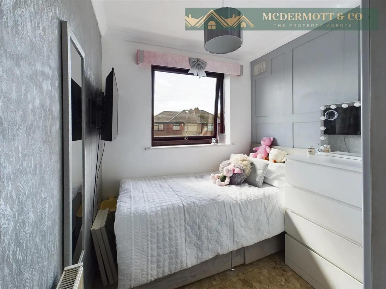 Silverstone Drive, Clayton Bridge, M40, photo 7