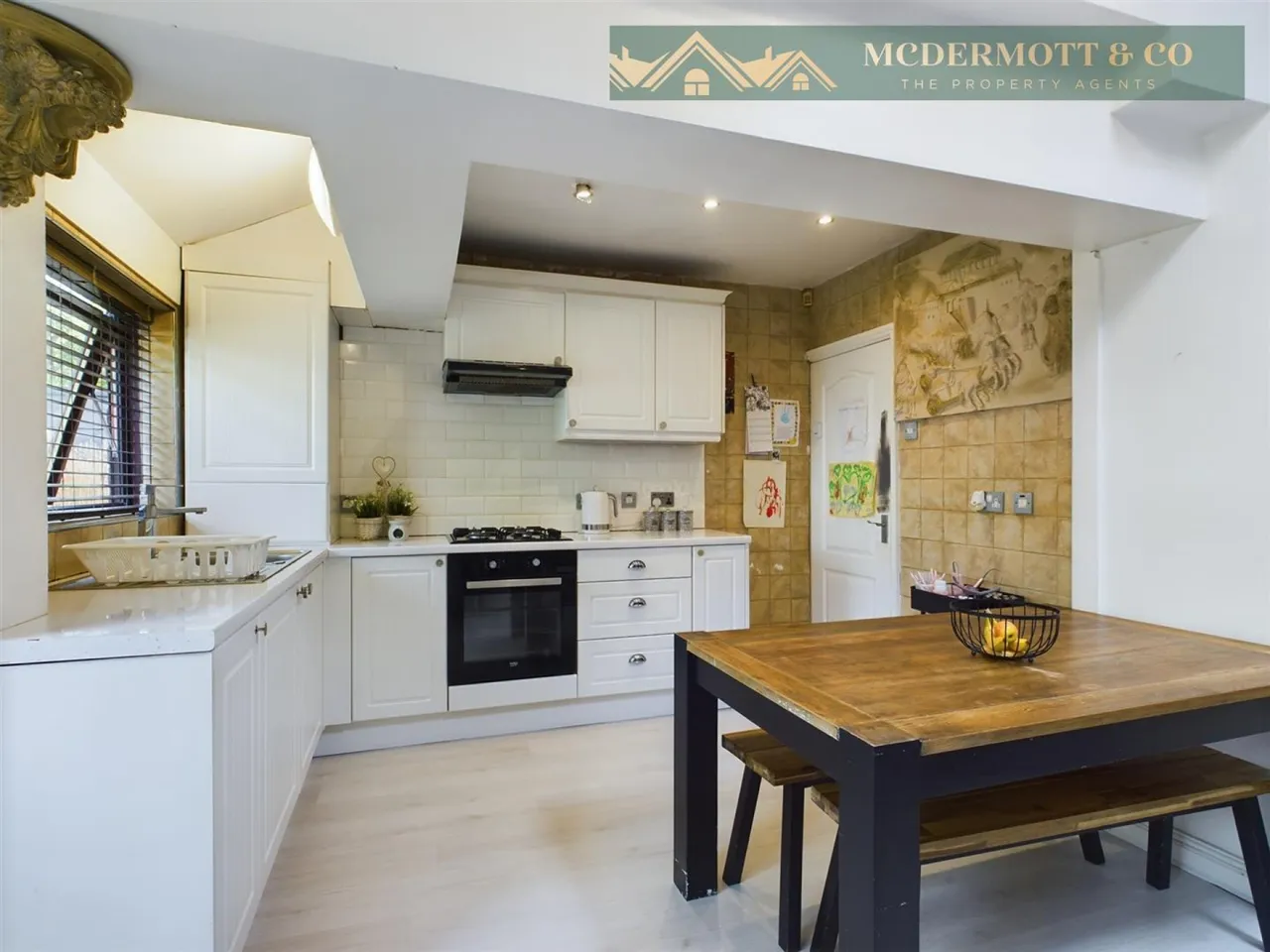 Silverstone Drive, Clayton Bridge, M40, photo 13