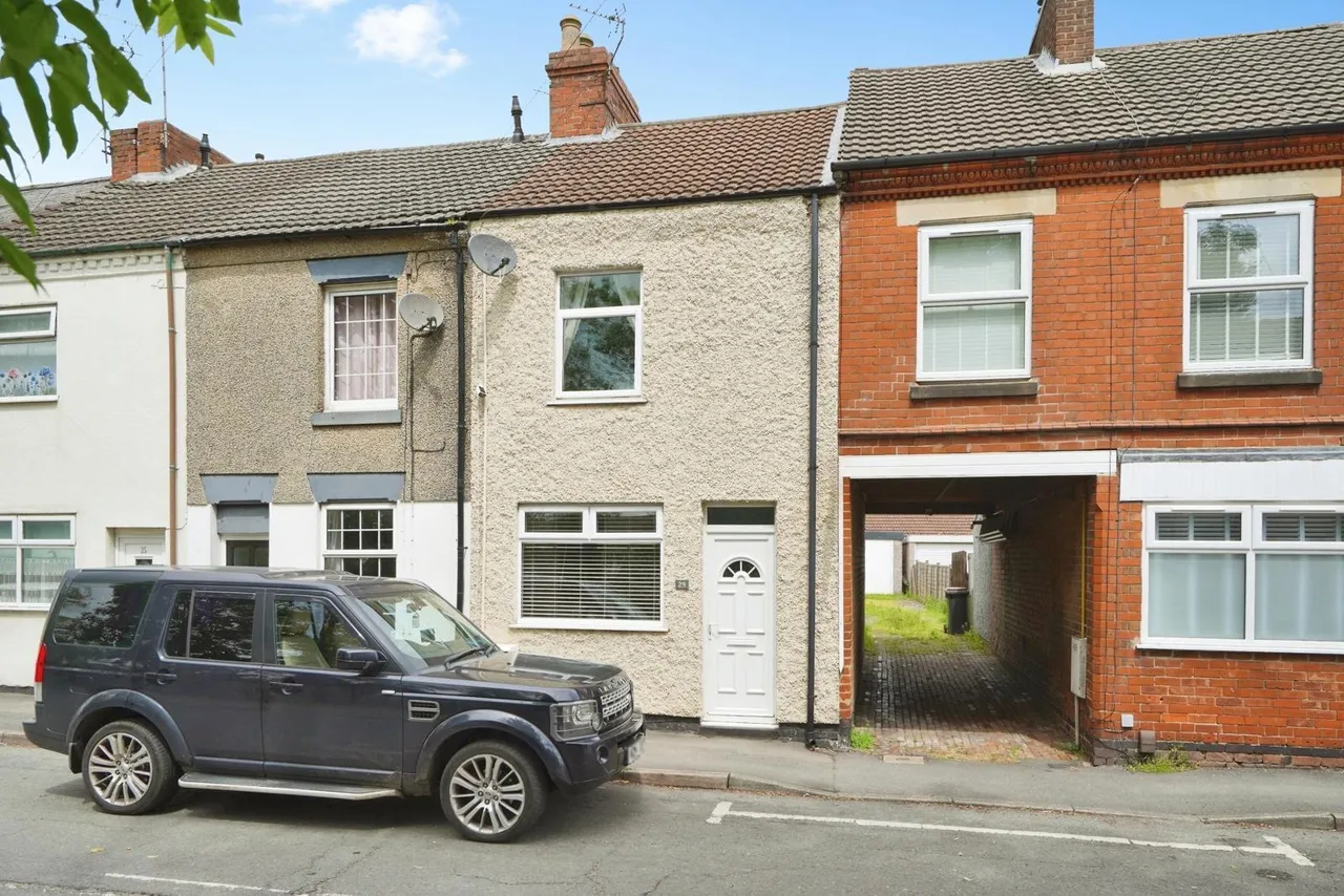 2 bed house for sale, Grange Road, Hugglescote, LE67