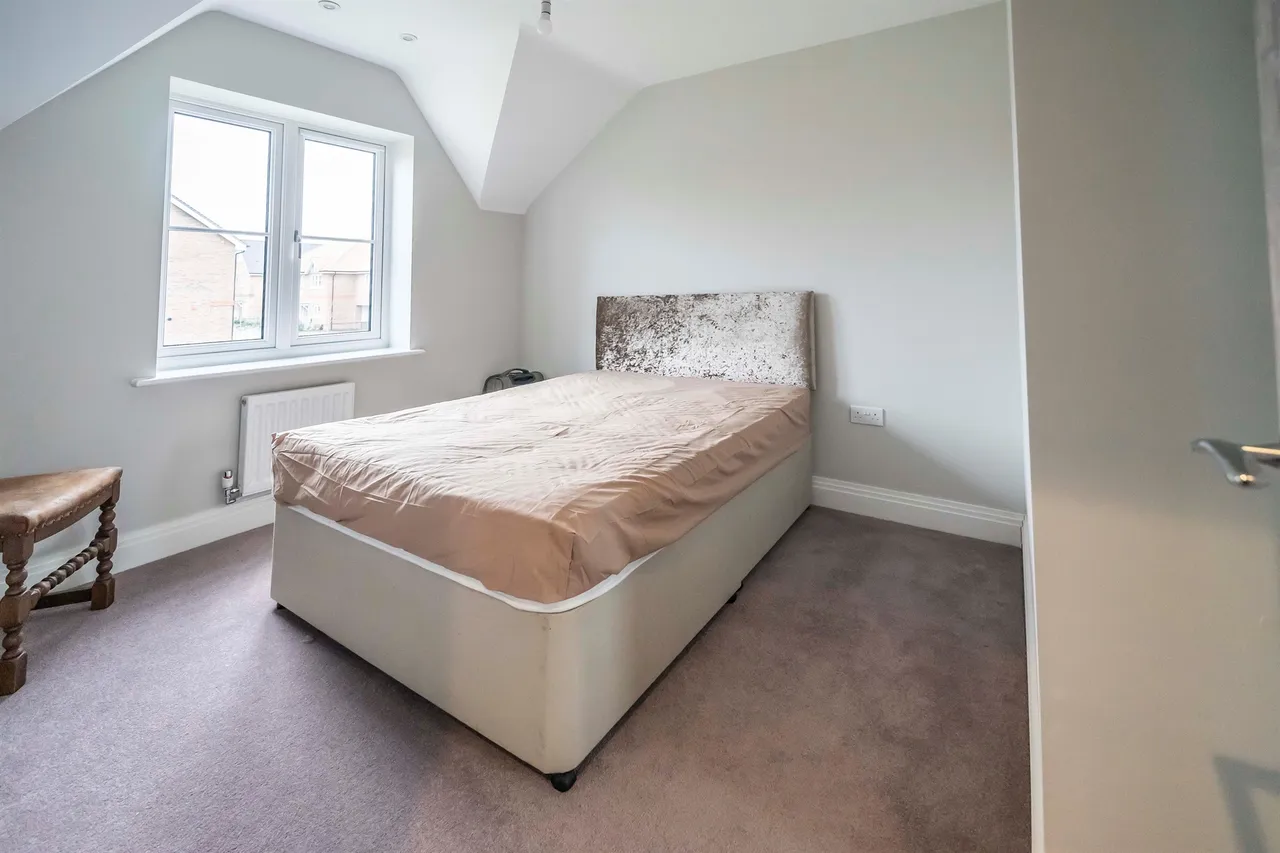 Weik Meadow, Aston Clinton, HP22, photo 13
