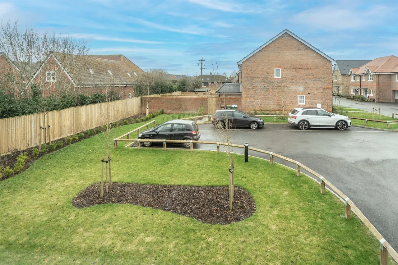 Weik Meadow, Aston Clinton, HP22, photo 15
