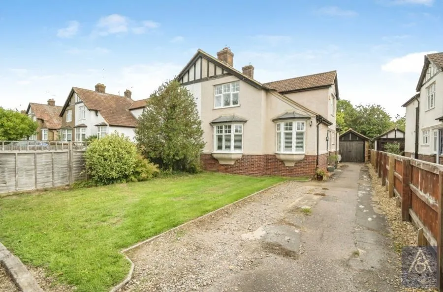 3 bed house for sale, Gawcott Road, Buckingham, MK18