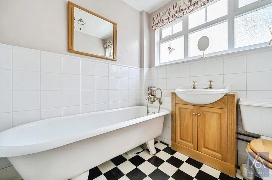 Gawcott Road, Buckingham, MK18, photo 19