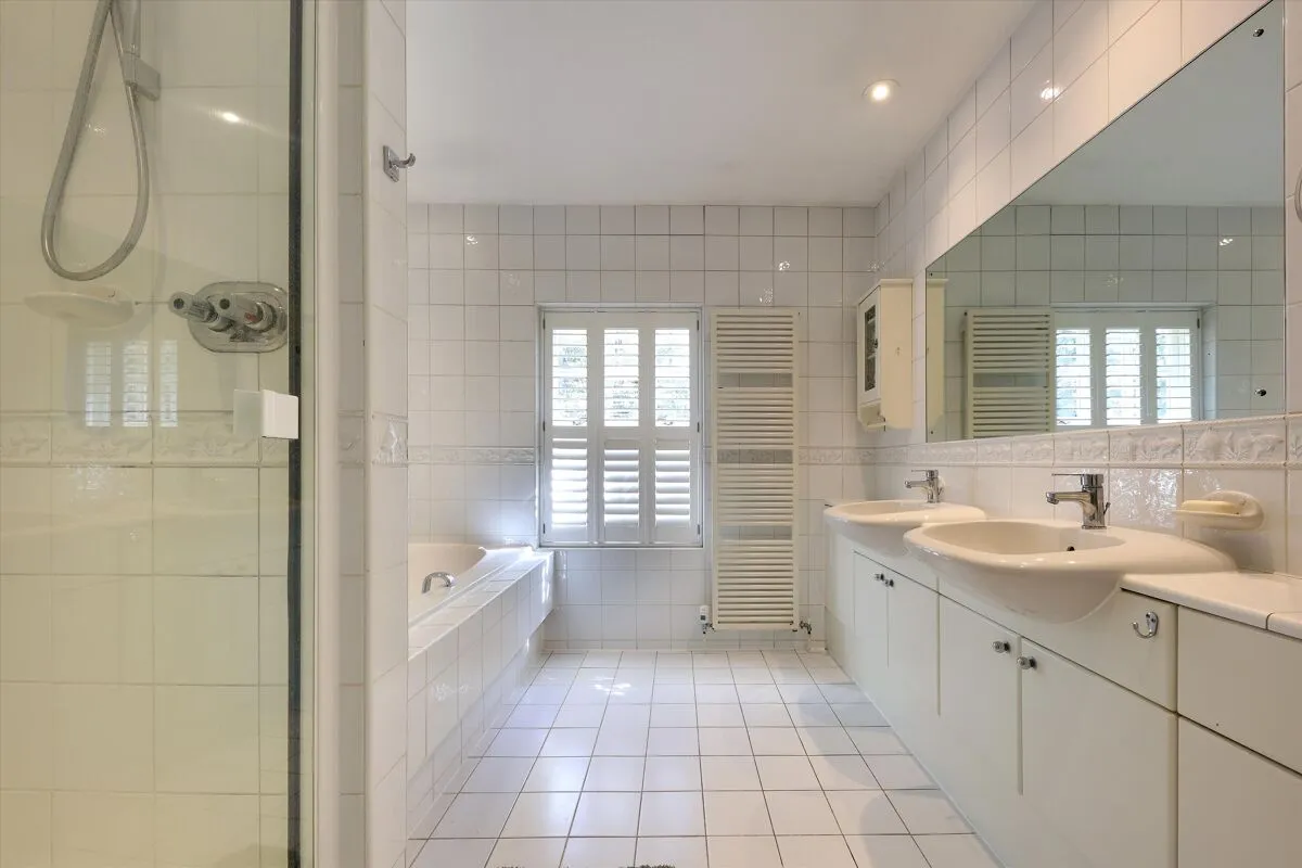 Abbots Drive, Virginia Water, GU25, photo 11