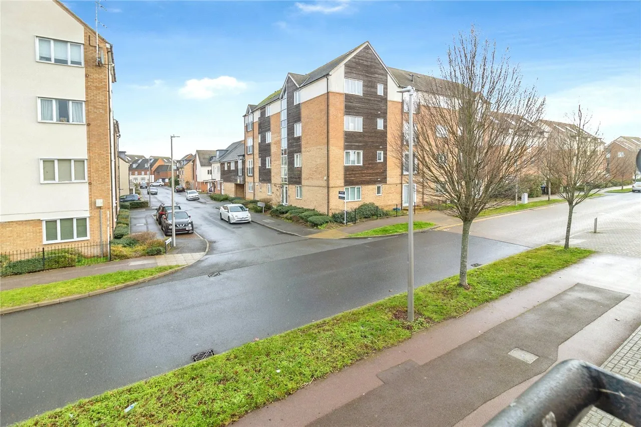 Warwick Avenue, Broughton, MK10, photo 17